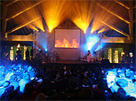 Lichtspiele bei einer "find fight follow"-Messe (Bild: Martin Geiger) Lichtspiele bei einer "find fight follow"-Messe (Bild: Martin Geiger)